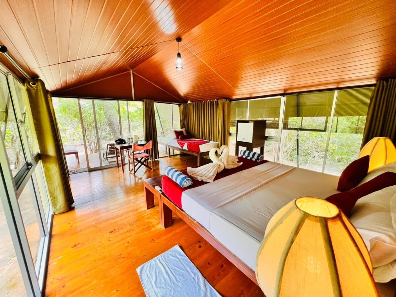 Yala Hotel Lion -Air Conditioned High Luxury Safari Camp מראה חיצוני תמונה